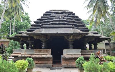 1200px-Old_jain_temple_belgaum_(1)